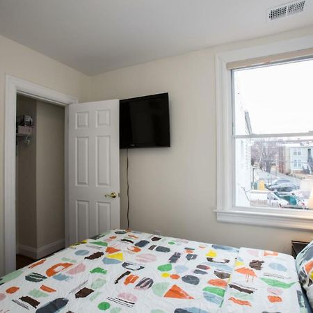 3-Min Walk To Petworth Metro Station ;10 Mins To Convention Center: Private Cozy And Quiet Bedroom And Bathroom Washington Eksteriør billede