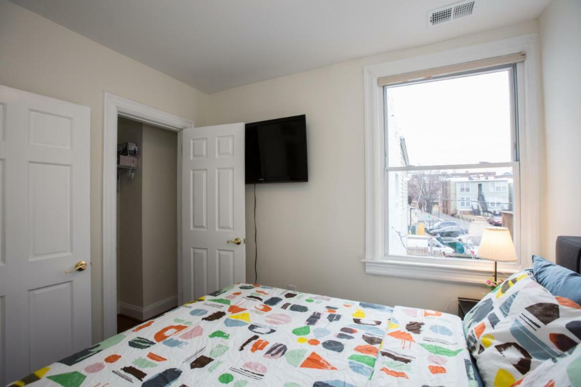 3-Min Walk To Petworth Metro Station ;10 Mins To Convention Center: Private Cozy And Quiet Bedroom And Bathroom Washington Eksteriør billede