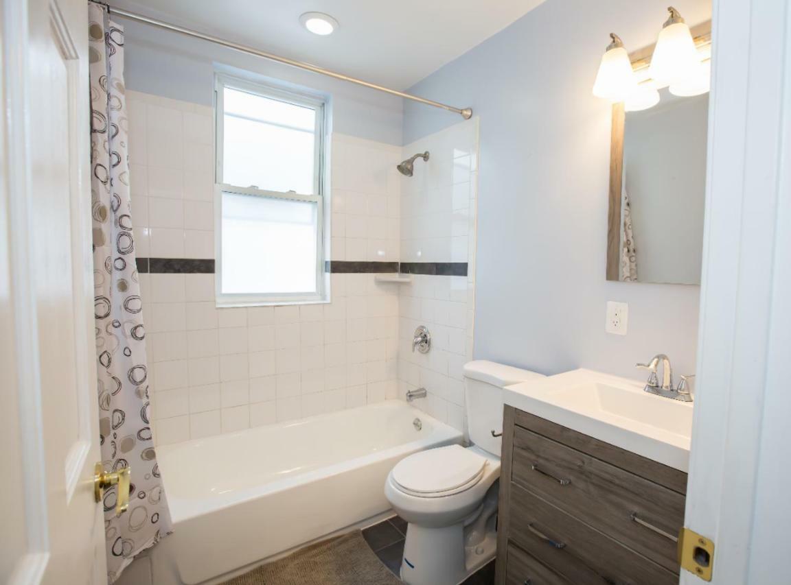 3-Min Walk To Petworth Metro Station ;10 Mins To Convention Center: Private Cozy And Quiet Bedroom And Bathroom Washington Eksteriør billede